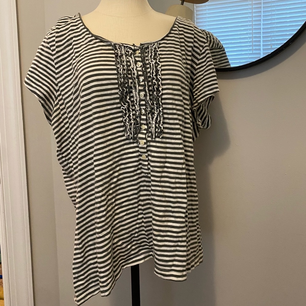 Old Navy Gray & White Striped Top w/Ruching - XXL